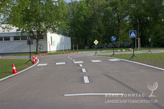 Schulhof - Grundschule Boxberg/O.L. (Bild: 11/12)